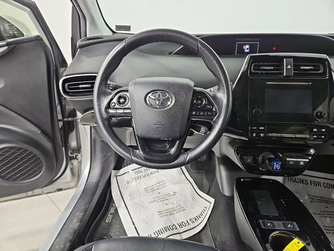 Used 2019 Toyota Prius XLE w/ Premium Convenience Package image 13