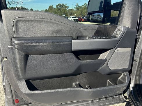 Used 2023 Ford F350 Lariat w/ Tow Technology Package AWD/4WD image 8