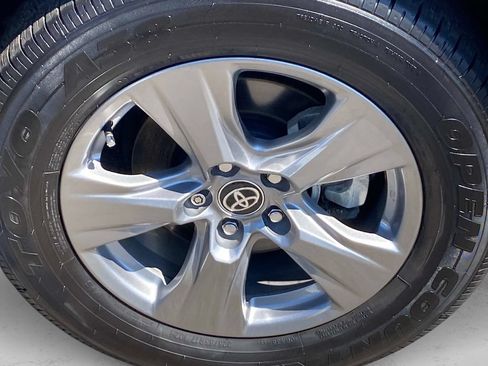 Used 2025 Toyota RAV4 XLE w/ Convenience Package AWD/4WD image 29