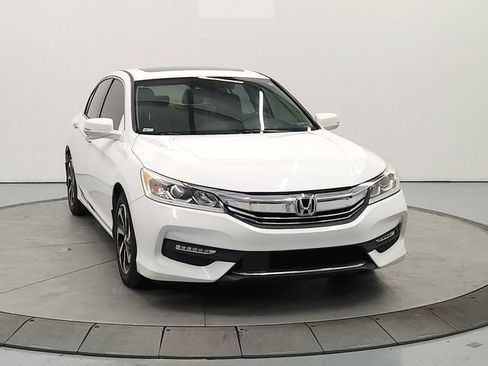 Used 2017 Honda Accord EX-L image 3