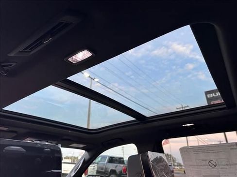 New 2026 GMC Yukon XL Elevation image 24