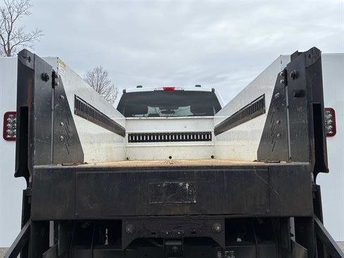 Used 2022 Ford F350 XL w/ Power Equipment Group image 14