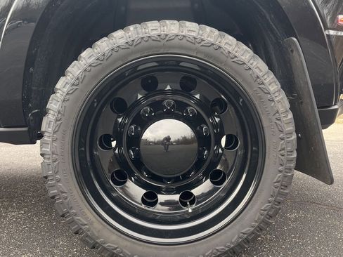 Used 2024 RAM 3500 Limited w/ Safety Group image 26