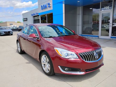 Used 2017 Buick Regal Premium FWD image 3