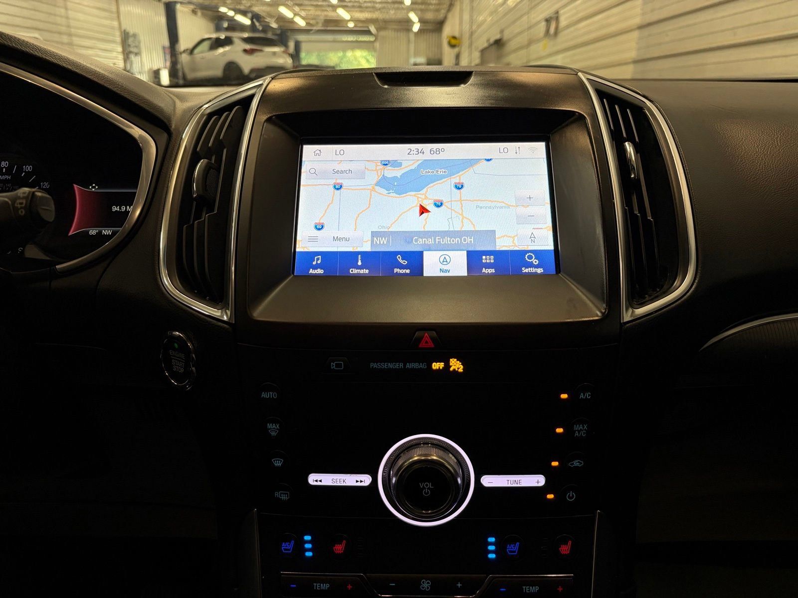 Used 2020 Ford Edge Titanium w/ Equipment Group 301A AWD/4WD image 18