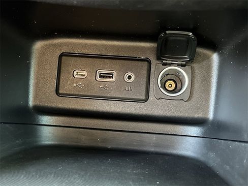 Used 2023 Chevrolet Equinox RS image 34