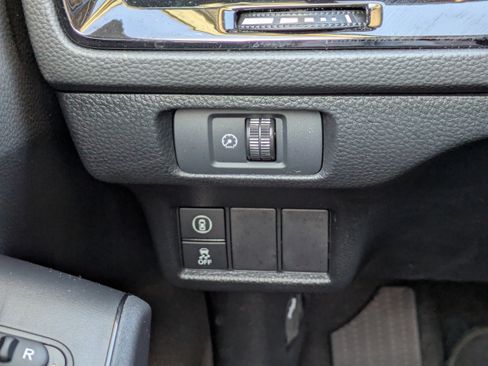 Certified 2024 Honda Civic EX-L image 32