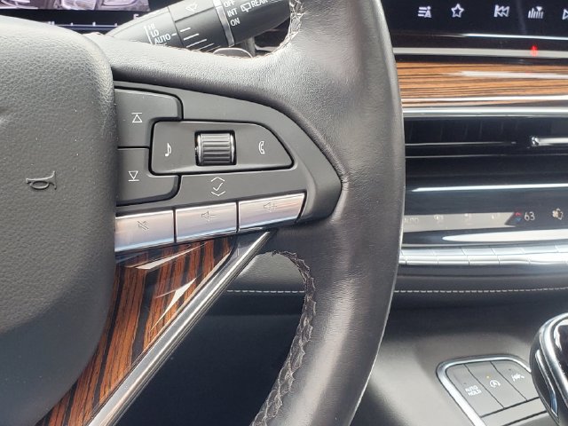 Used 2024 Cadillac Escalade Premium Luxury AWD/4WD image 19