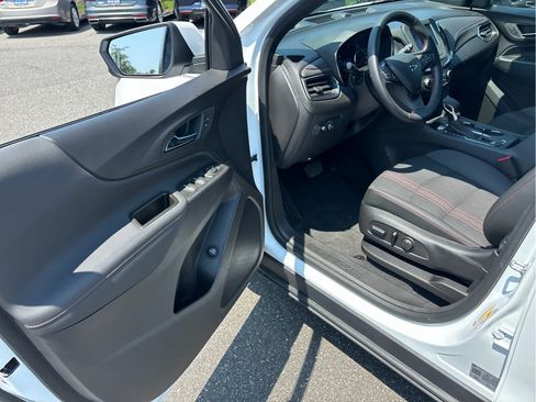 Certified 2024 Chevrolet Equinox RS w/ LPO, Floor Liner Package FWD image 8