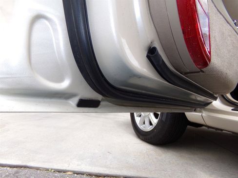 Used 2001 Lincoln Continental image 78