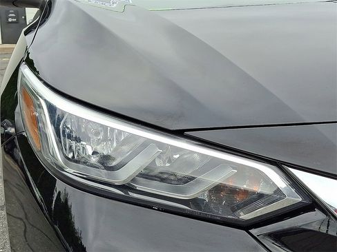 Used 2021 Nissan Sentra SV image 9