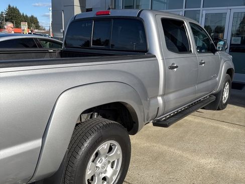 Used 2015 Toyota Tacoma Base w/ SR5 Package image 3