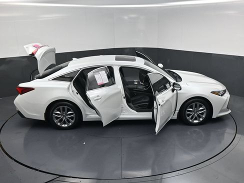 Used 2022 Toyota Avalon XLE w/ Moonroof Package FWD image 22