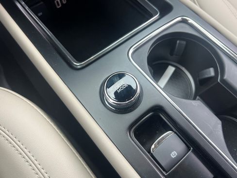 New 2026 Lincoln Corsair Premiere image 21