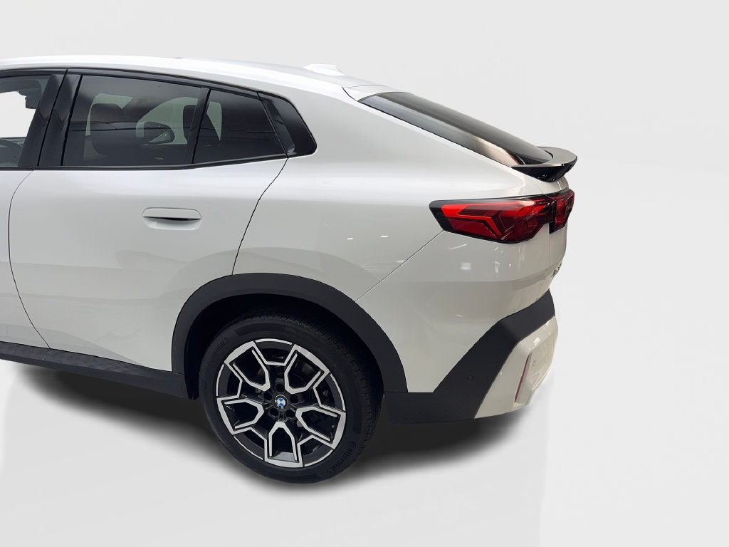Used 2025 BMW X2 xDrive28i AWD/4WD image 19
