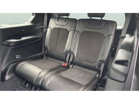 Used 2023 Jeep Grand Cherokee L Laredo image 14