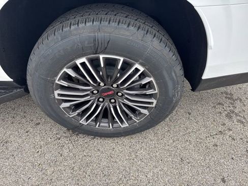 New 2026 GMC Yukon XL Elevation AWD/4WD image 9