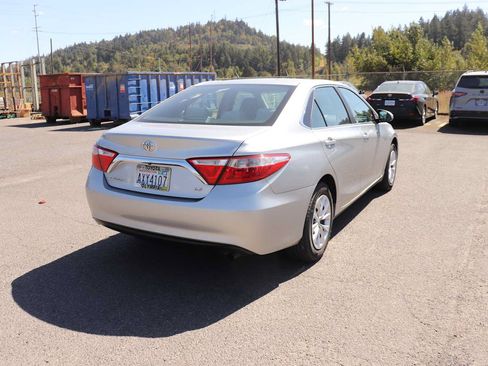 Certified 2016 Toyota Camry LE FWD image 5