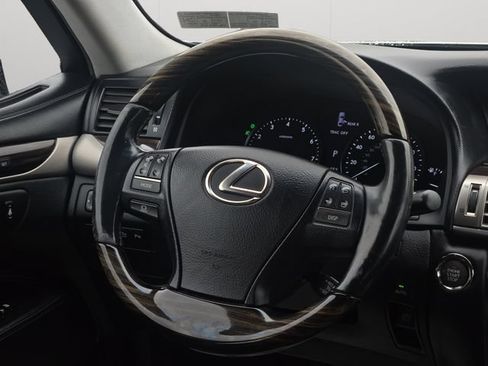 Used 2015 Lexus LS 460 AWD w/ Comfort Package image 19