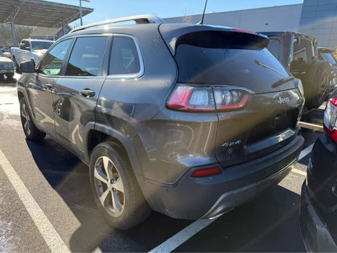 Used 2021 Jeep Cherokee Limited image 2