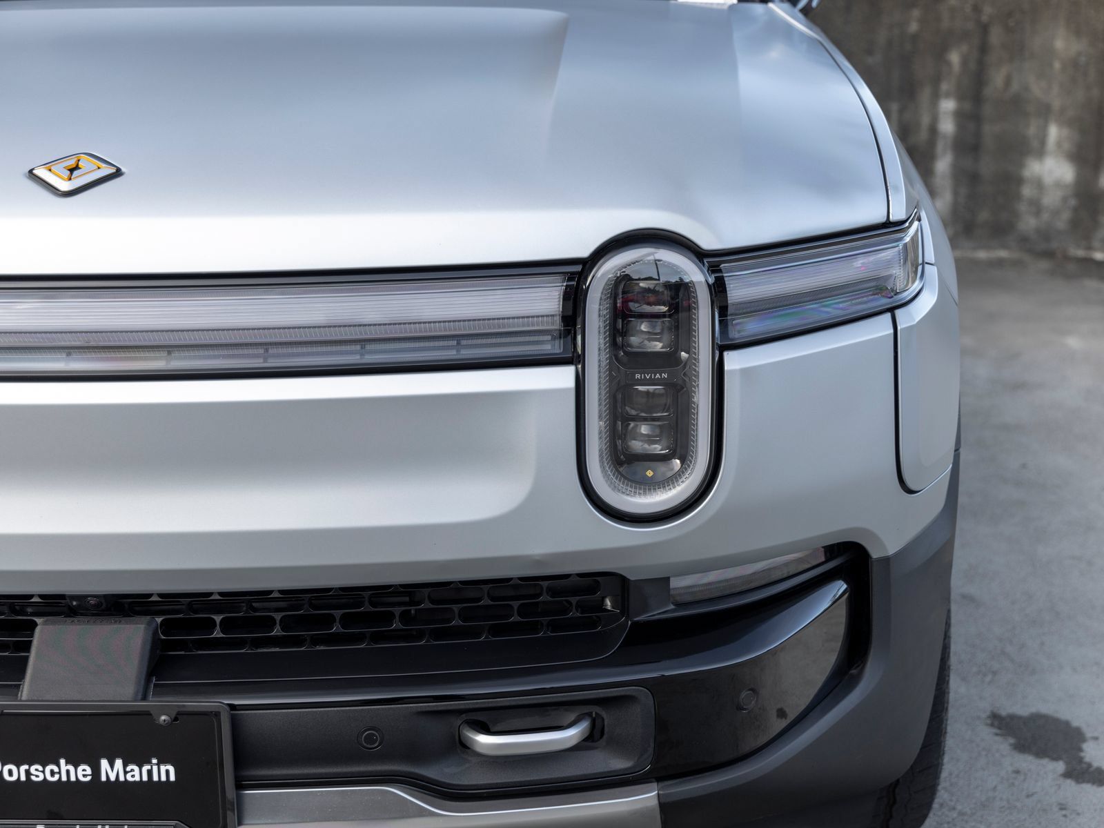 Used 2025 Rivian R1S Adventure Dual AWD/4WD image 16