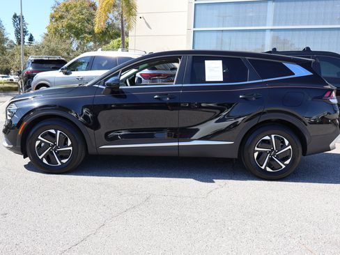 Used 2024 Kia Sportage LX image 5