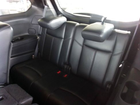 Used 2018 Nissan Pathfinder SL w/ Midnight Edition Package AWD/4WD image 16