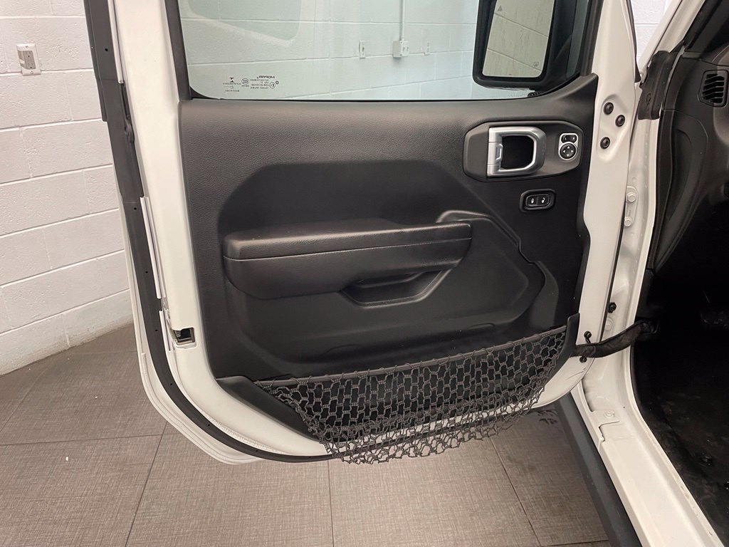 Used 2021 Jeep Wrangler Unlimited Rubicon 4xe w/ Steel Bumper Group AWD/4WD image 27