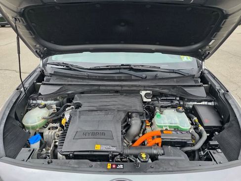Used 2017 Kia Niro EX FWD image 14