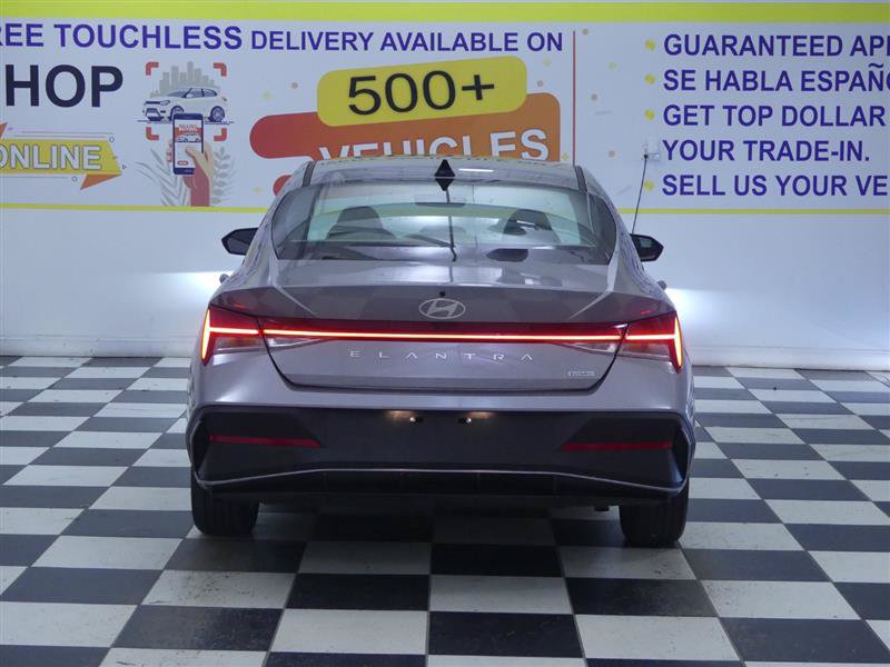 Used 2026 Hyundai Elantra Hybrid FWD image 5