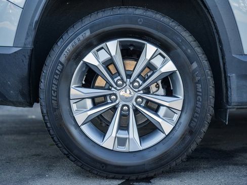 Used 2025 Chevrolet Equinox LT image 19