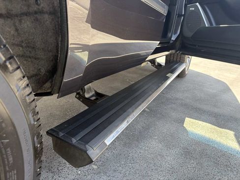 Used 2015 Cadillac Escalade Premium image 26