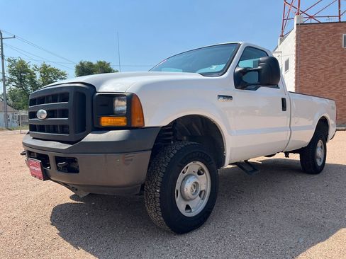 Used 2007 Ford F250 XL AWD/4WD image 3