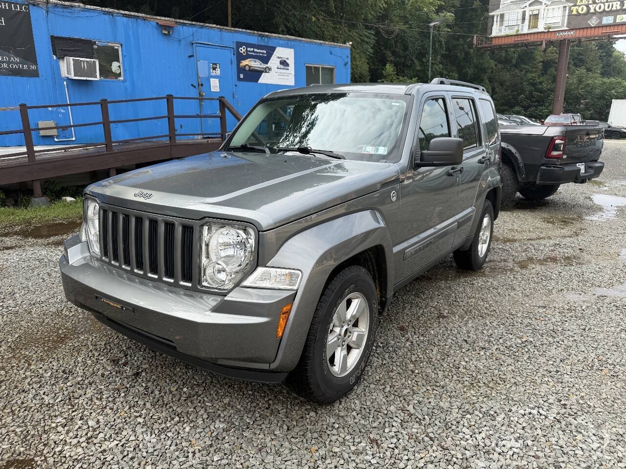 Used 2012 Jeep Liberty Sport w/ Popular Equipment Group AWD/4WD image 4