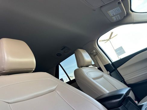 Used 2024 Ford Explorer XLT w/ Equipment Group 202A image 18