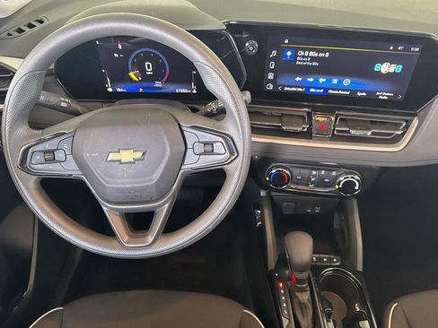 Used 2025 Chevrolet TrailBlazer LT FWD image 28