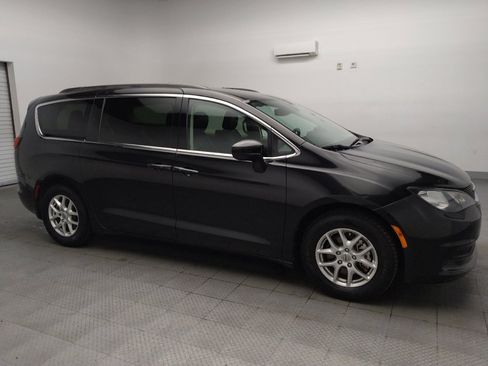 Used 2021 Chrysler Voyager Lxi FWD image 11