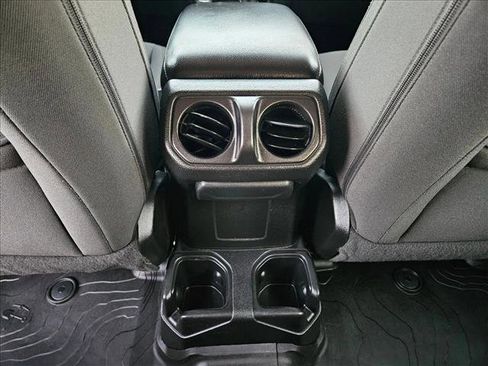 Used 2018 Jeep Wrangler Unlimited Sport image 18