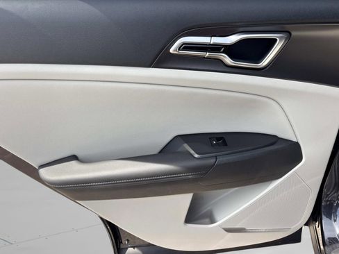 New 2026 Kia Sportage EX FWD image 16