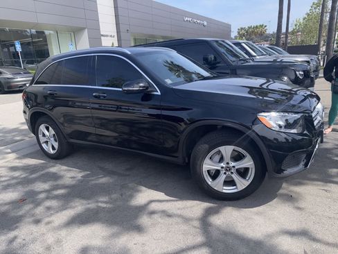 Used 2018 Mercedes-Benz GLC 300 image 1