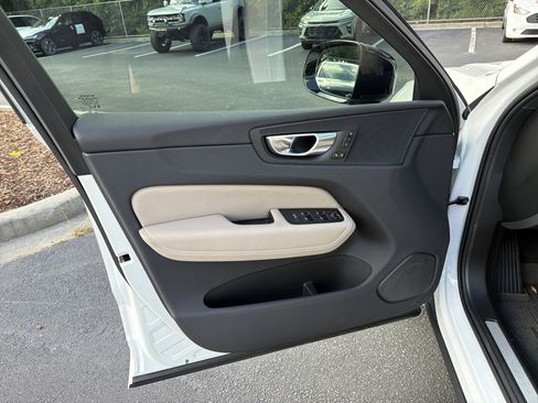 Used 2026 Volvo XC60 B5 Plus w/ Protection Package Premier AWD/4WD image 15