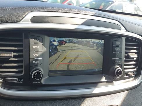 Used 2020 Kia Sorento LX w/ LX I4 Convenience Package FWD image 19