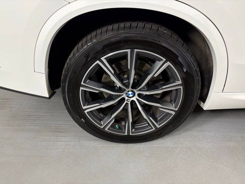 Used 2022 BMW X5 xDrive40i w/ M Sport Package image 10