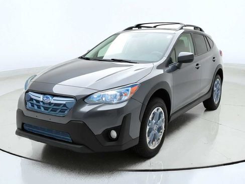 Used 2021 Subaru Crosstrek 2.0i Premium w/ Moonroof Package AWD/4WD image 3