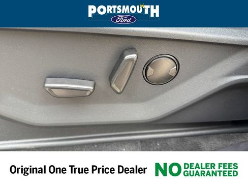 New 2025 Ford Expedition Active image 27