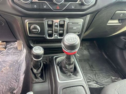 Certified 2018 Jeep Wrangler Unlimited Sport S image 16