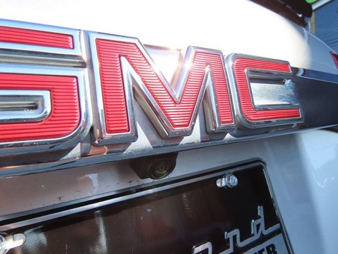 Used 2019 GMC Acadia SLT AWD/4WD image 13
