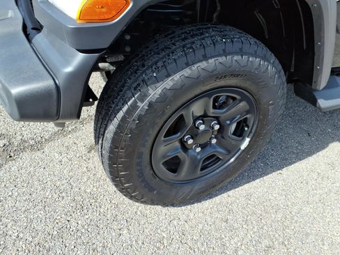 Used 2024 Jeep Wrangler Unlimited Sport image 10