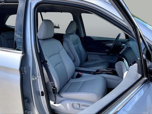 Used 2019 Honda Pilot Touring image 8