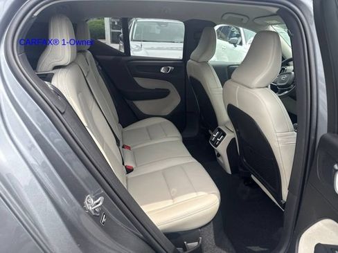 Used 2019 Volvo XC40 T5 Momentum AWD/4WD image 6